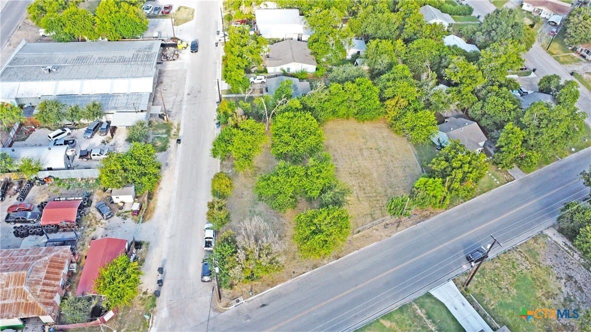0.38 acres in Comal County - photo 6