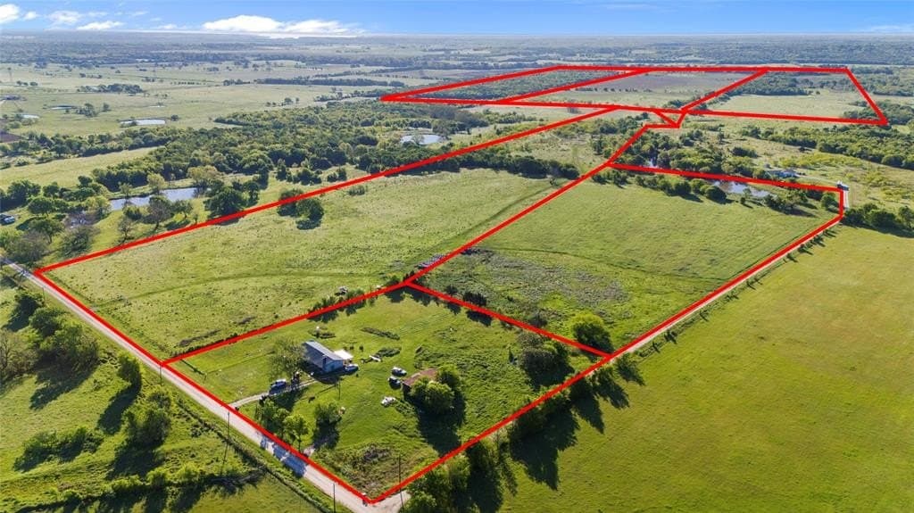 458.69 acres in Navarro County