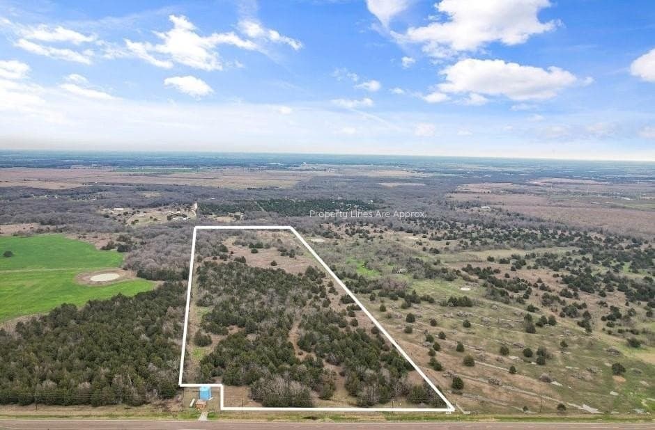20.72 acres in Navarro County