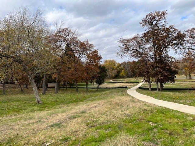 1.42 acres in Tarrant County gallery image 2