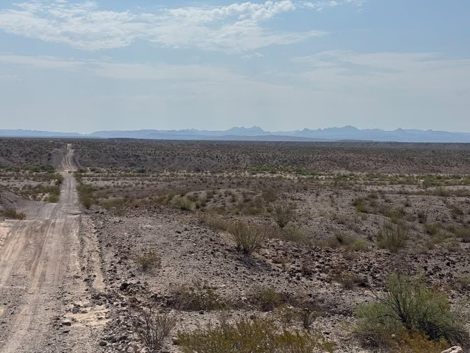 537 acres in Presidio County gallery image 4