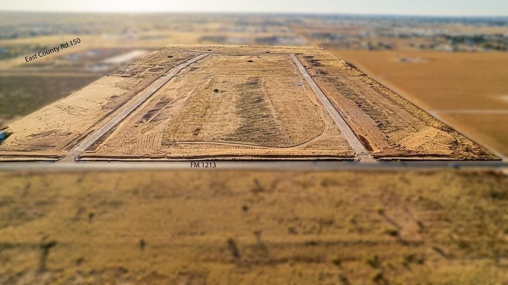 1 acres in Midland County