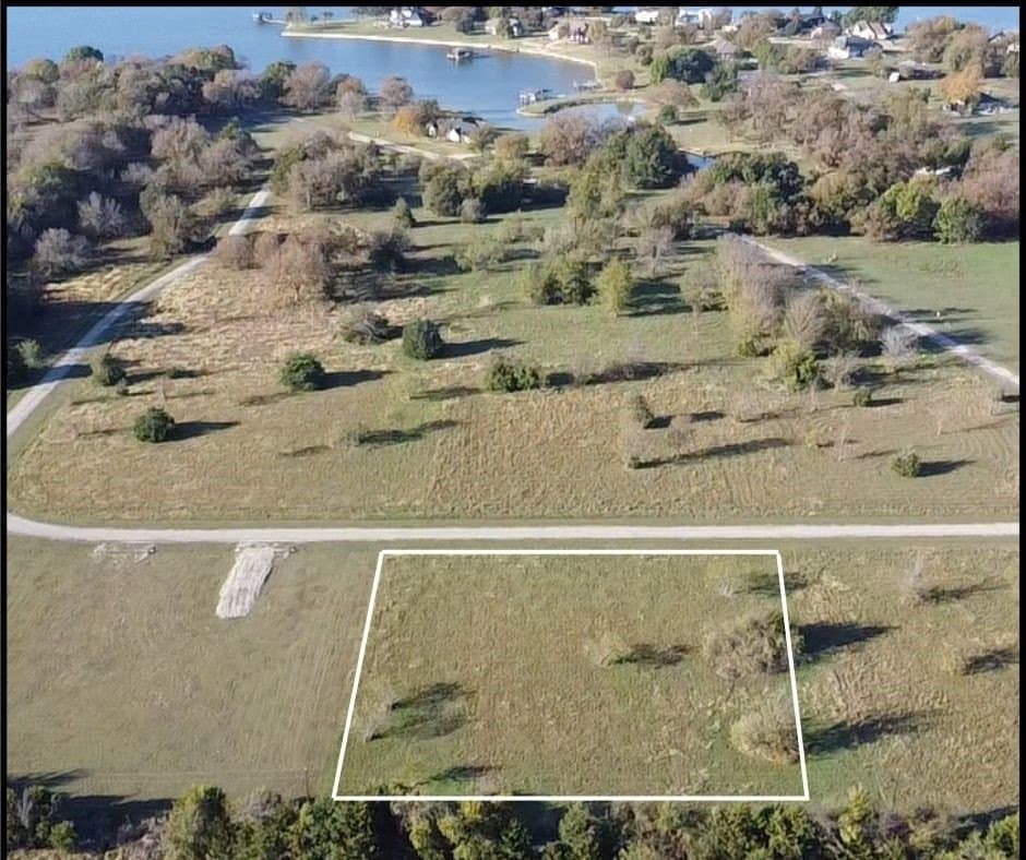 1 acres in Navarro County gallery image 2