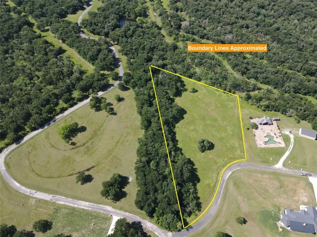 4.05 acres in Navarro County gallery image 3