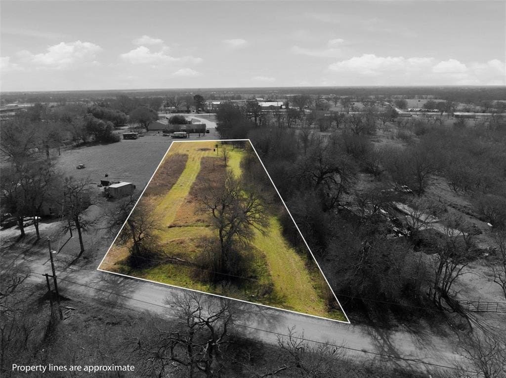 1.45 acres in Falls County