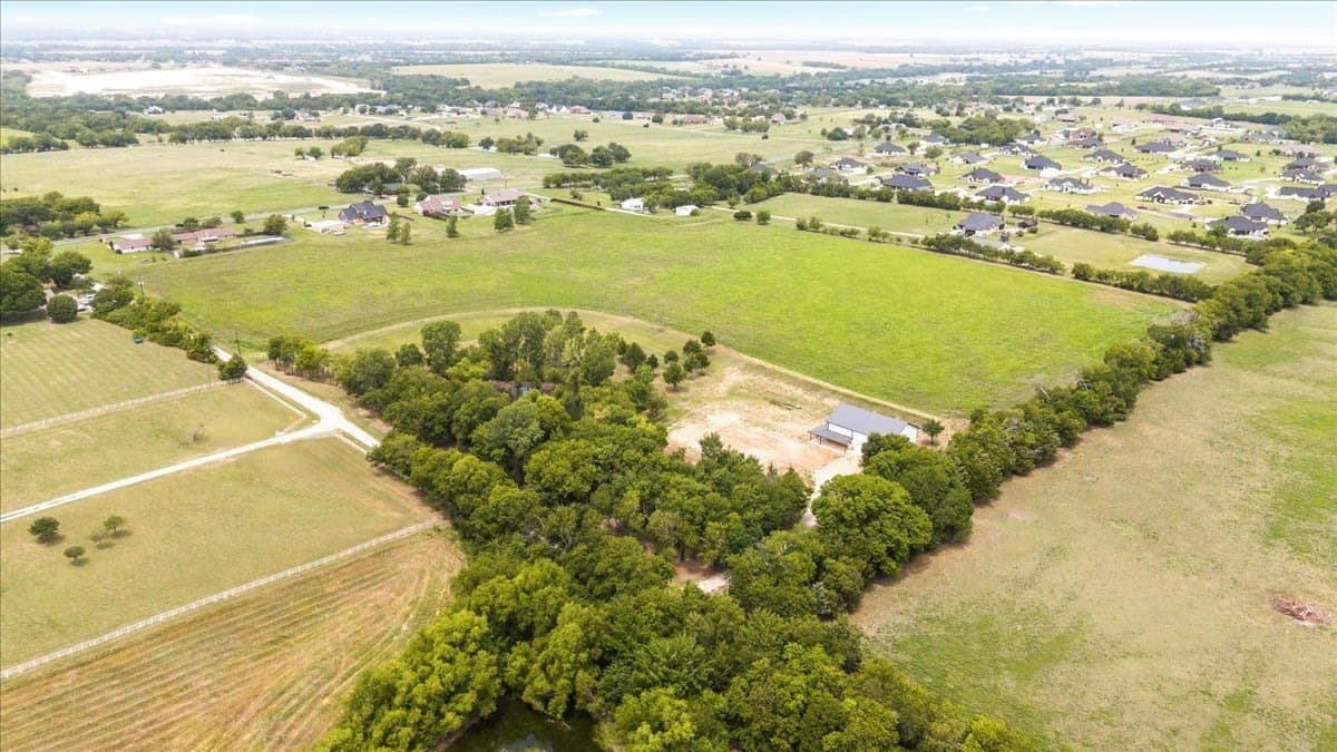 5.72 acres in Grayson County gallery image 3