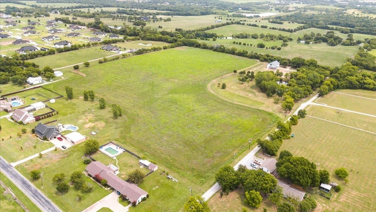 5.72 acres in Grayson County gallery image 2