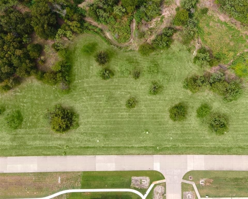 2 acres in Ellis County gallery image 3