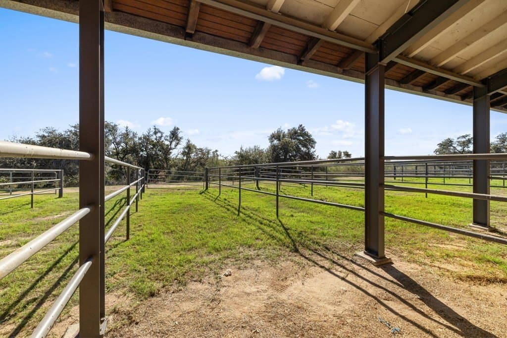 43 acres in Travis County - photo 22