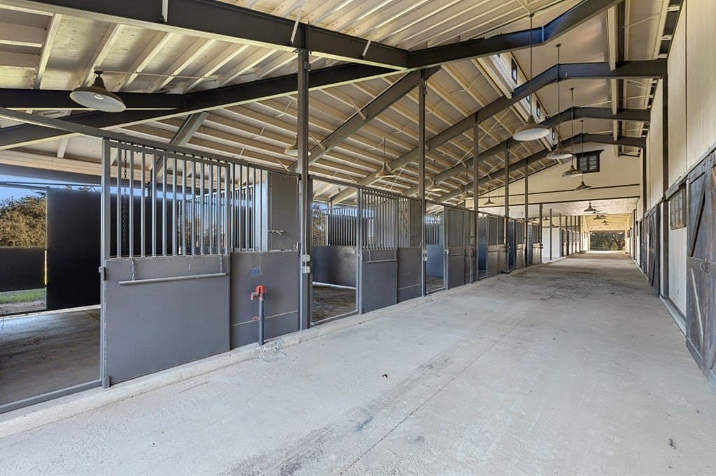 43 acres in Travis County - photo 16
