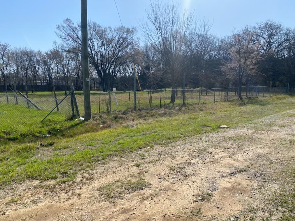 0.65 acres in Dallas County - photo 2