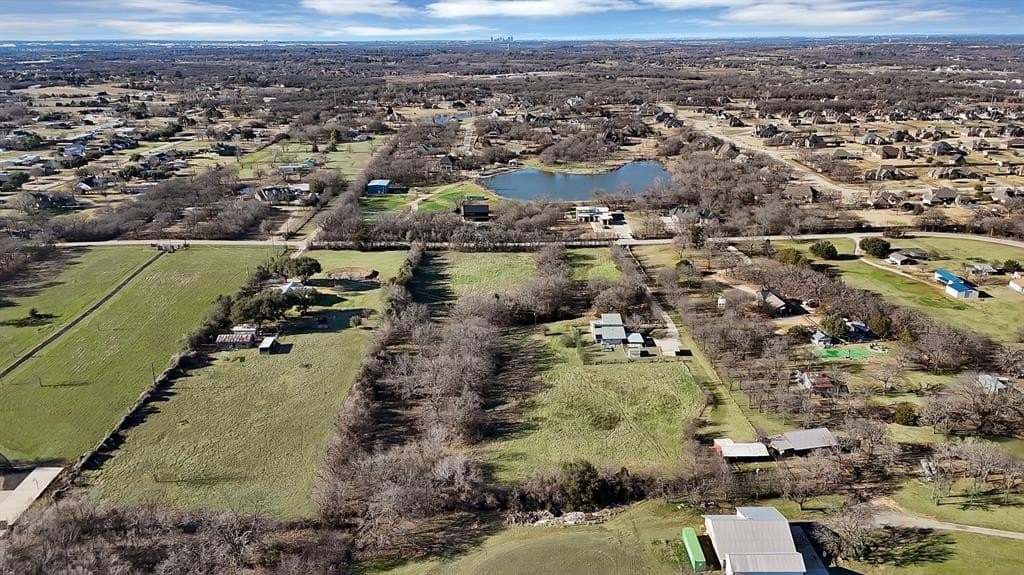 7.6 acres in Tarrant County gallery image 4