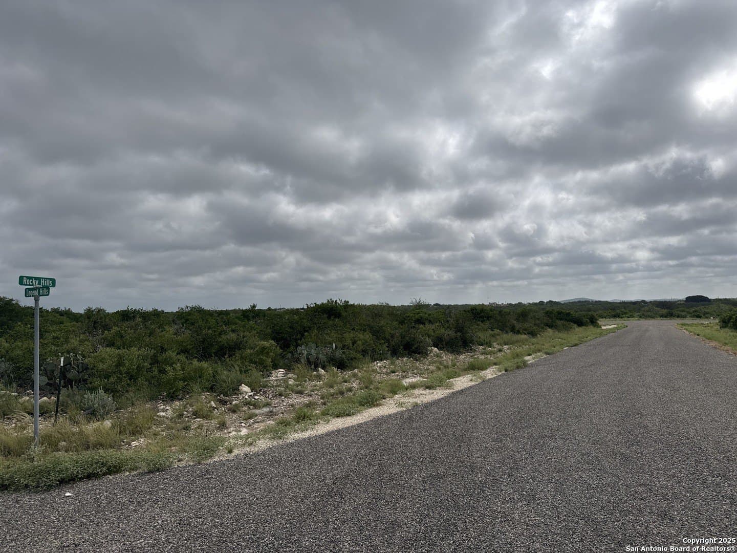 3 acres in Uvalde County gallery image 4