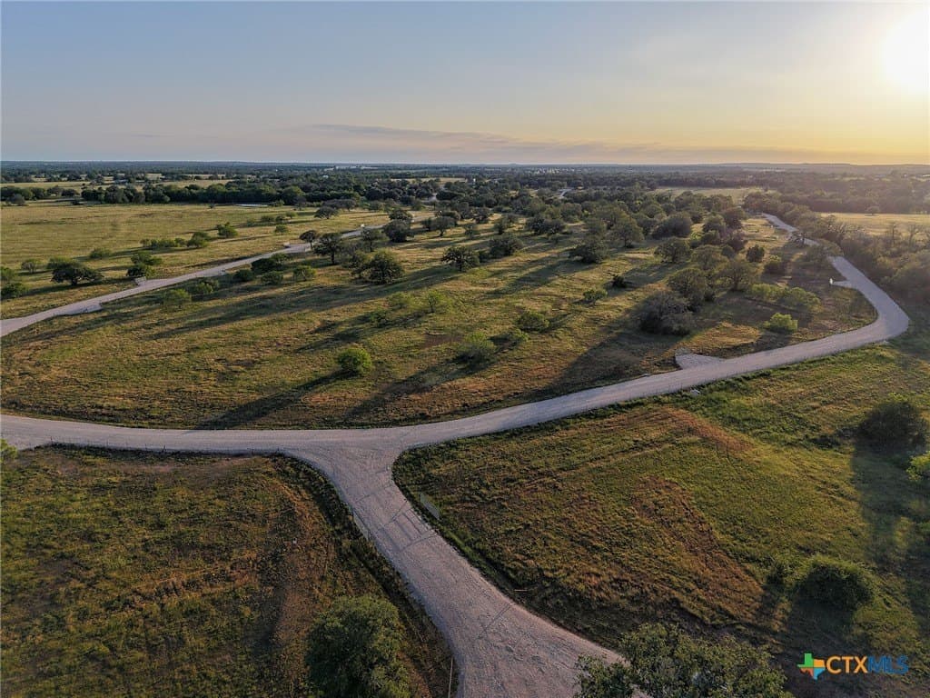 2 acres in Gonzales County - photo 4