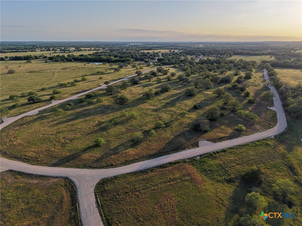 2 acres in Gonzales County - photo 3