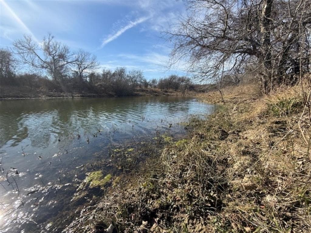 200 acres in Hill County