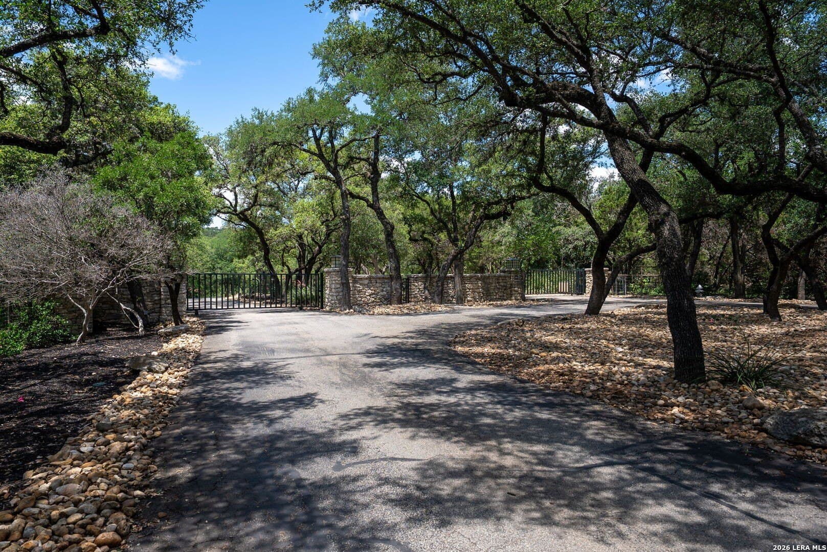 1.01 acres in Bexar County gallery image 3
