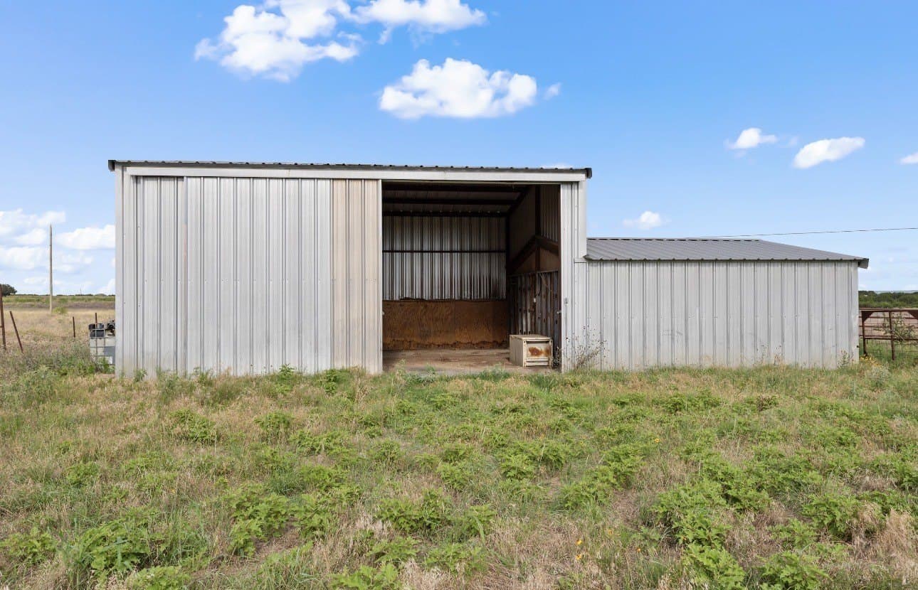 193.64 acres in Bosque County - photo 10