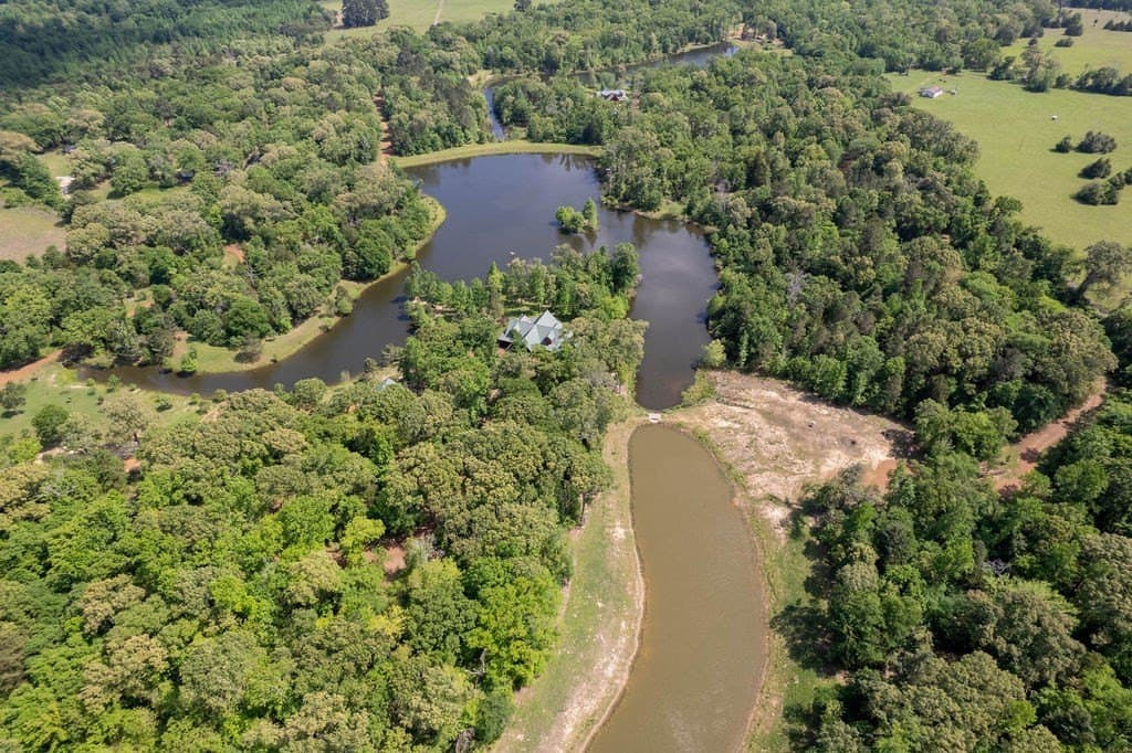 0.75 acres in ANDERSON County - photo 21