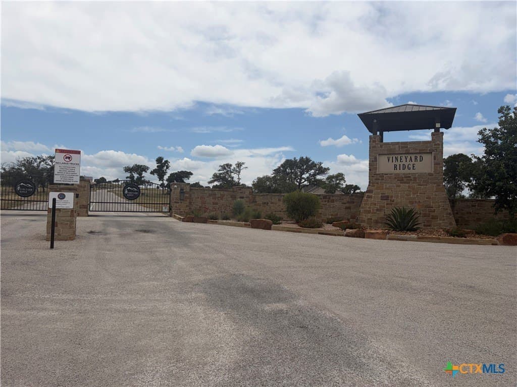 2.51 acres in Gillespie County - photo 9
