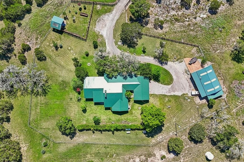 11.9 acres in Gillespie County