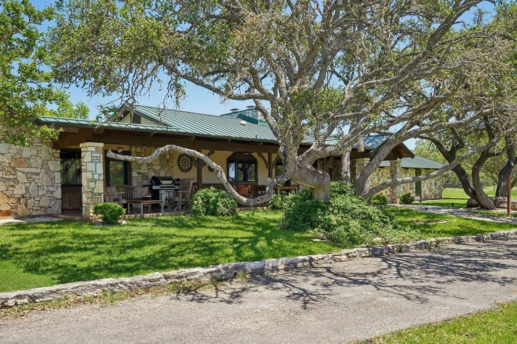 11.9 acres in Gillespie County gallery image 3