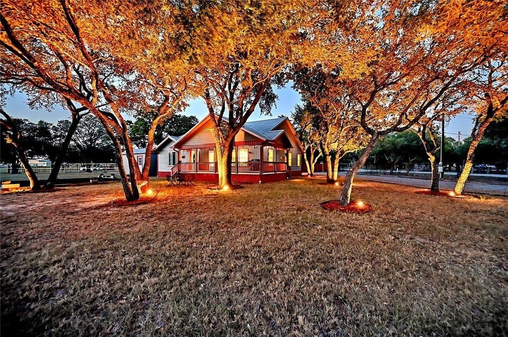 1.6 acres in Lee County gallery image 2