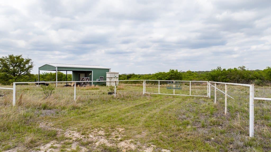 16.4 acres in Gillespie County gallery image 4