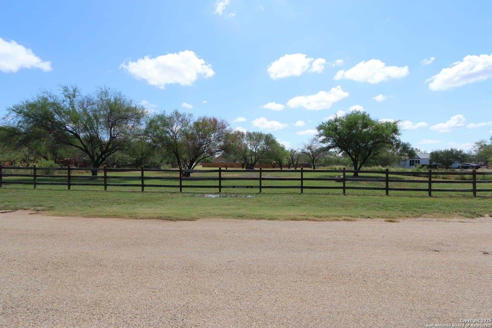 1 acres in Frio County