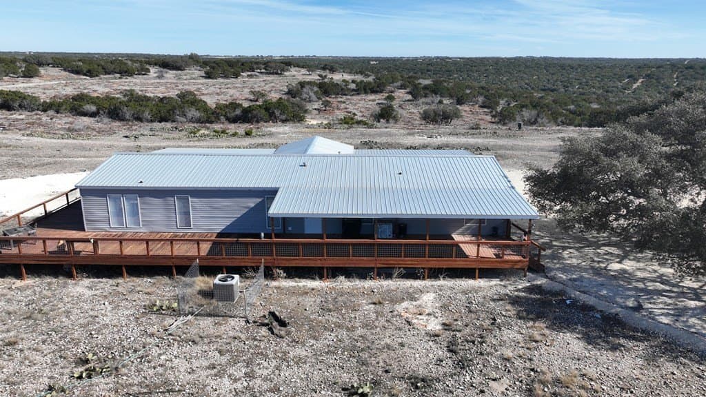 124.89 acres in Edwards County - photo 23