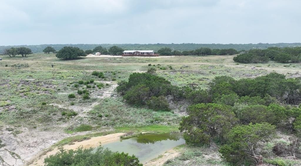 124.89 acres in Edwards County gallery image 2