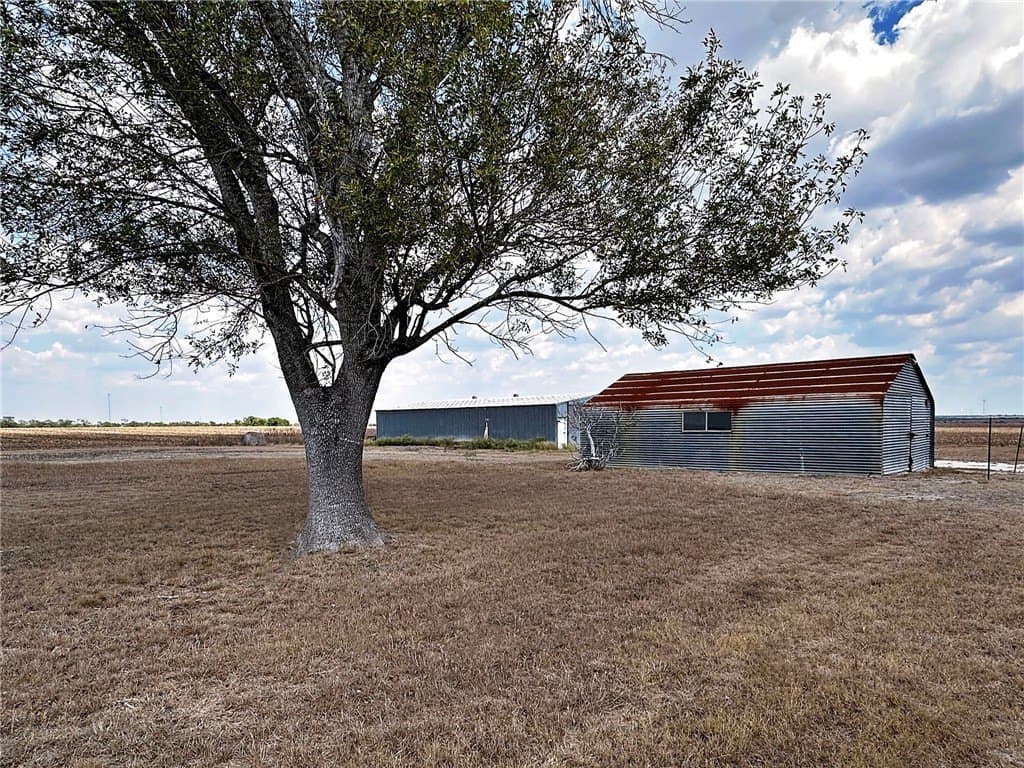 10 acres in Bee County - photo 22