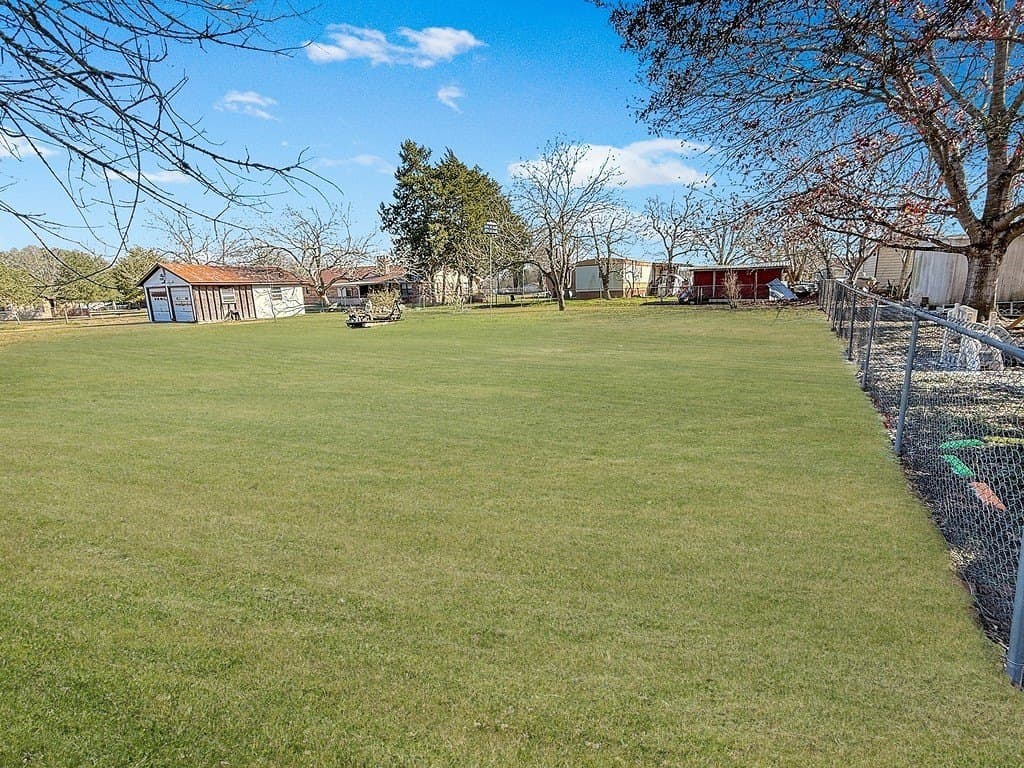 0.25 acres in Fayette County gallery image 4