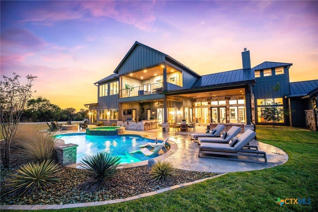 30.7 acres in Comal County