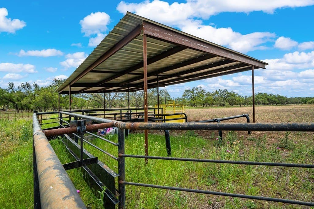 117.06 acres in Gillespie County - photo 26