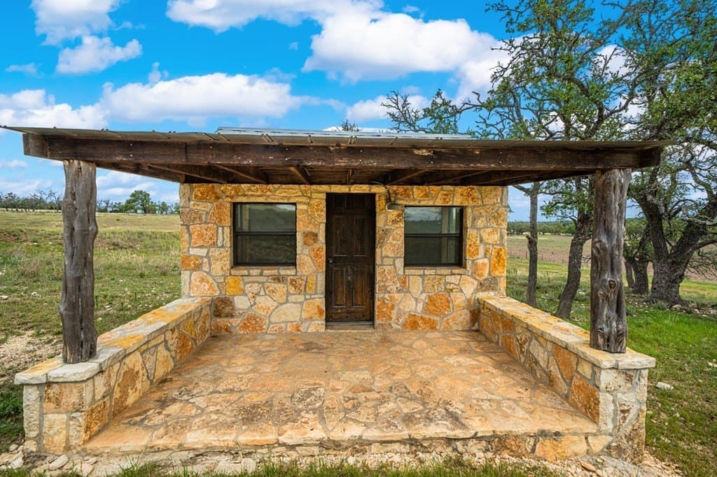 117.06 acres in Gillespie County - photo 24