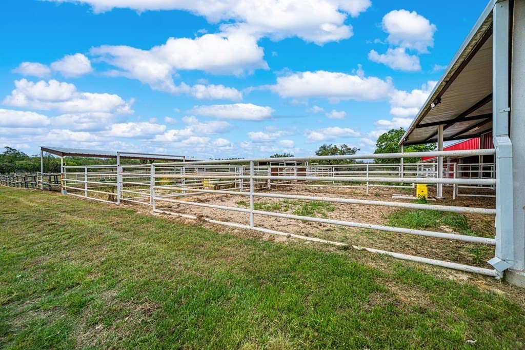 117.06 acres in Gillespie County - photo 17