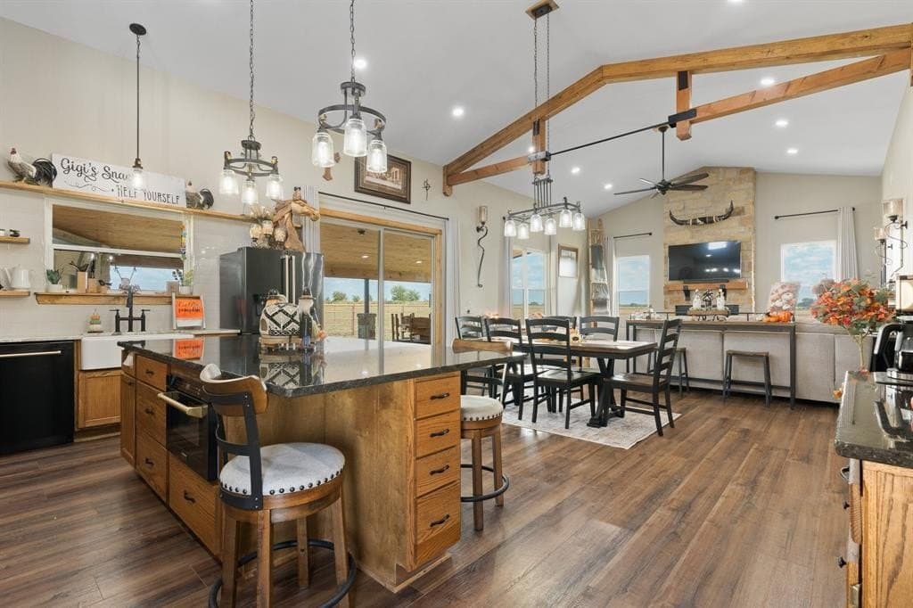 10 acres in Hill County gallery image 4