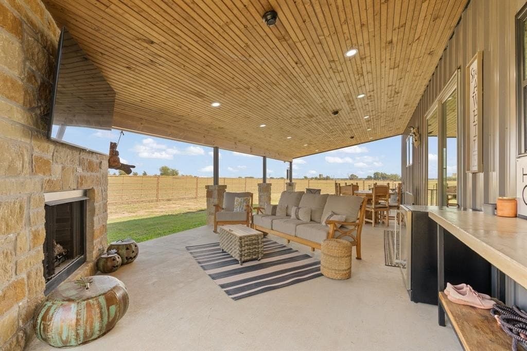 10 acres in Hill County featured view