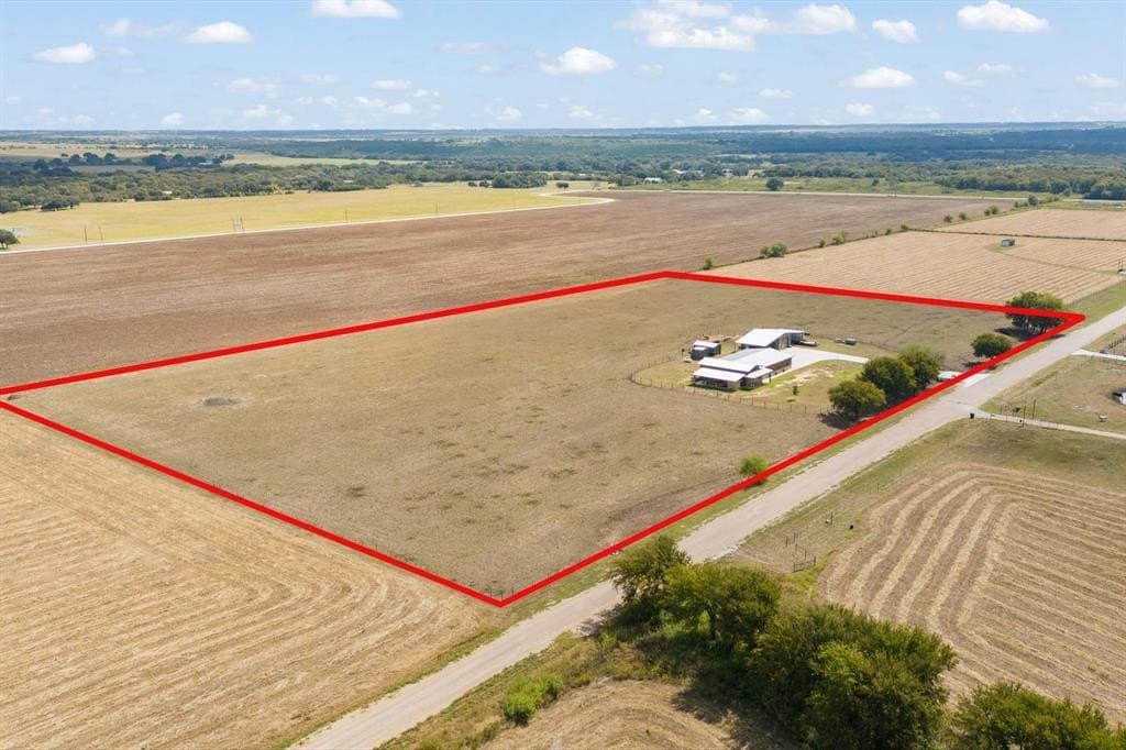 10 acres in Hill County gallery image 3