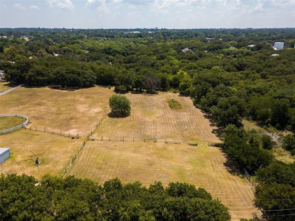 8.93 acres in Tarrant County