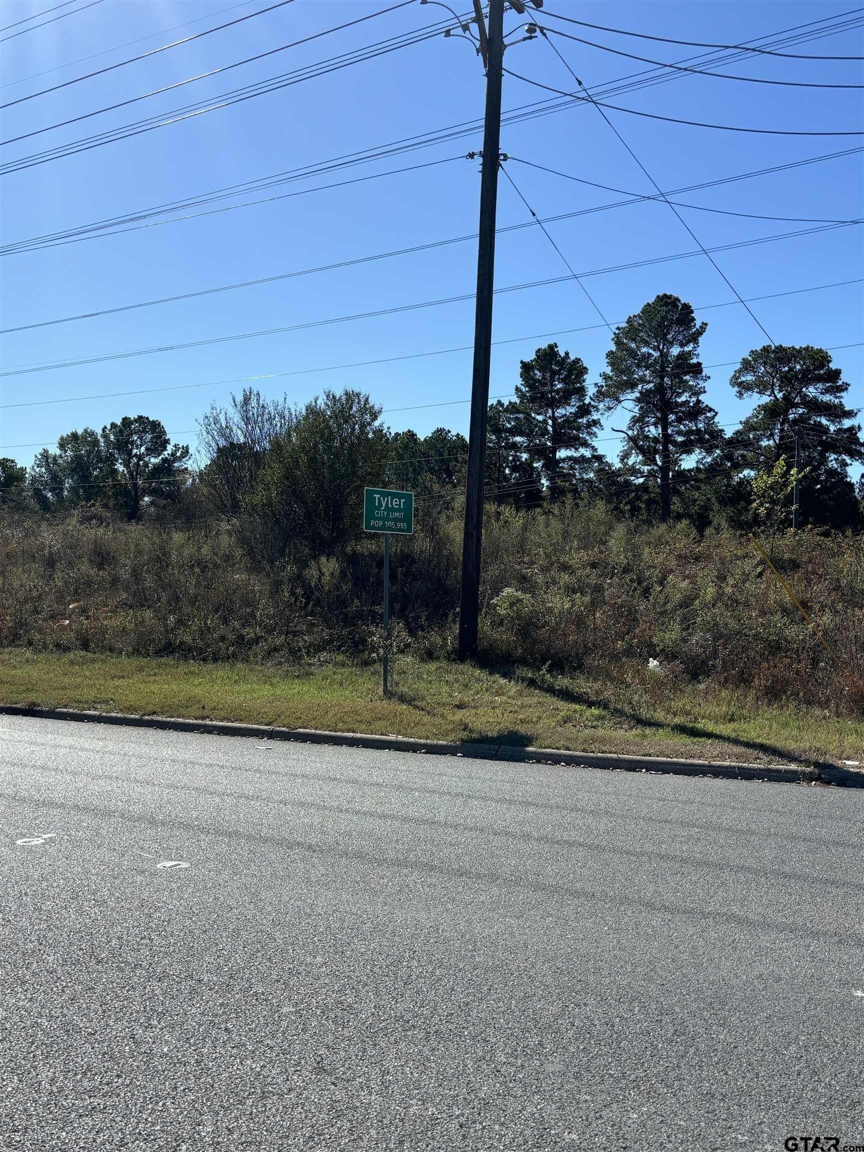 1.6 acres in Smith County gallery image 4