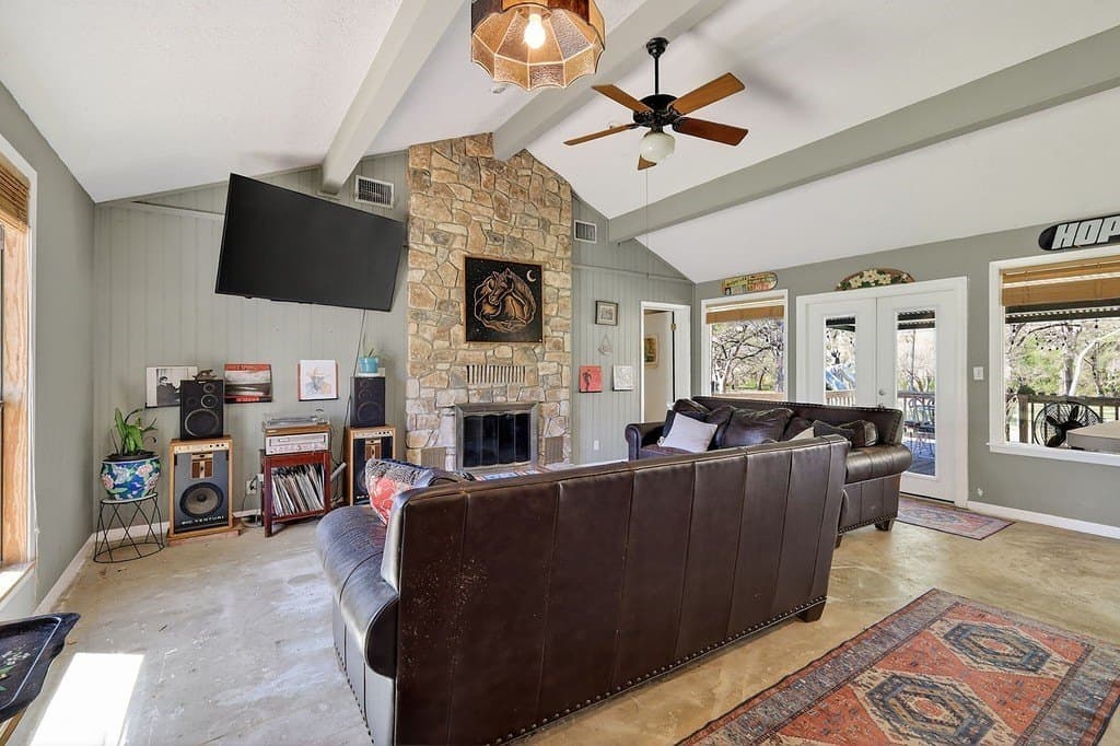 1.64 acres in Fayette County gallery image 4