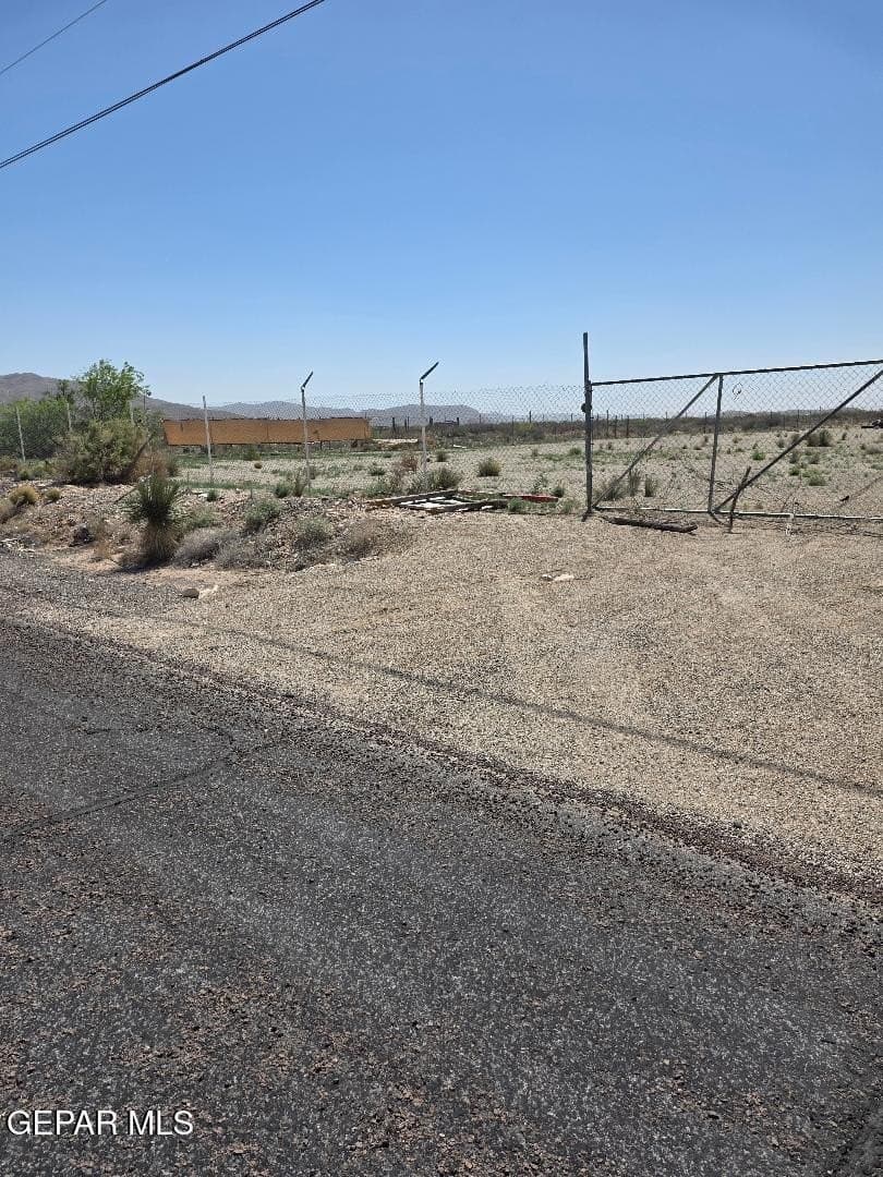 1.03 acres in El Paso County gallery image 2