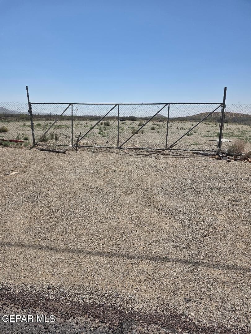 1.03 acres in El Paso County gallery image 3