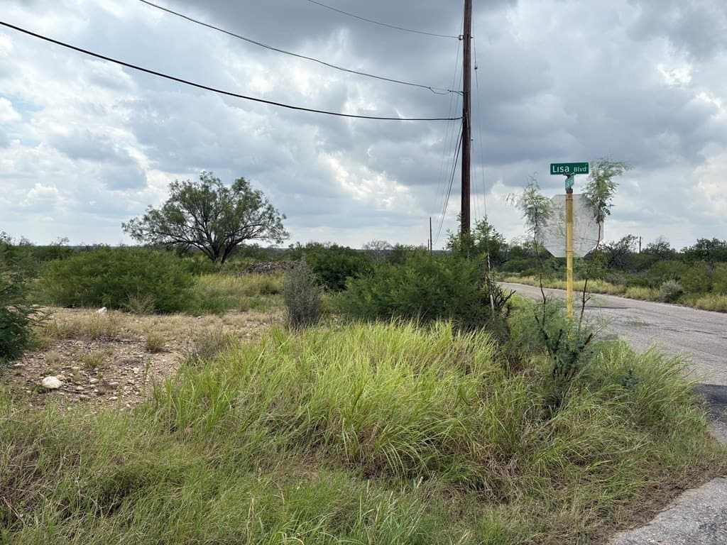 0.6 acres in Maverick County gallery image 4