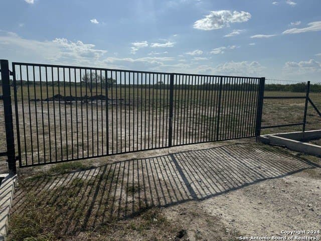 10 acres in Zavala County