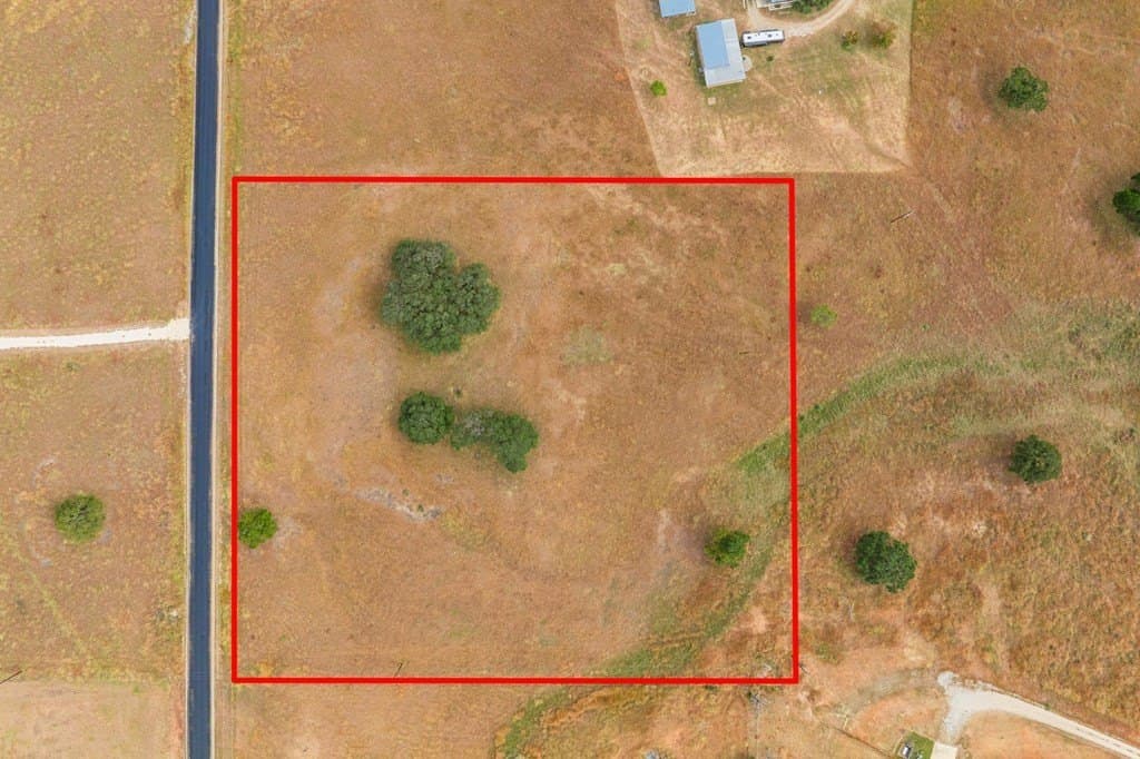 5.06 acres in Bandera County gallery image 3