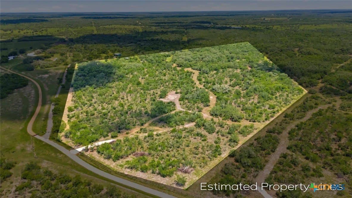 32.7 acres in Goliad County