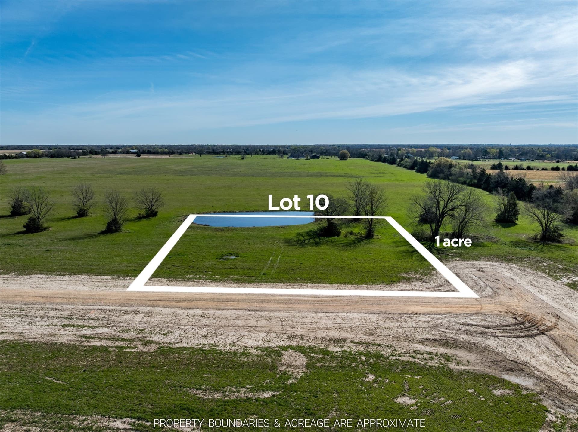 1 acres in Lamar County